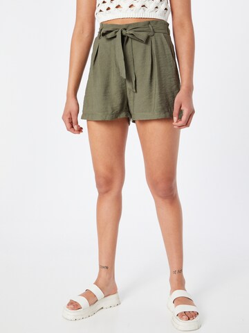 SISTERS POINT Regular Pleat-Front Pants 'Mena' in Green: front