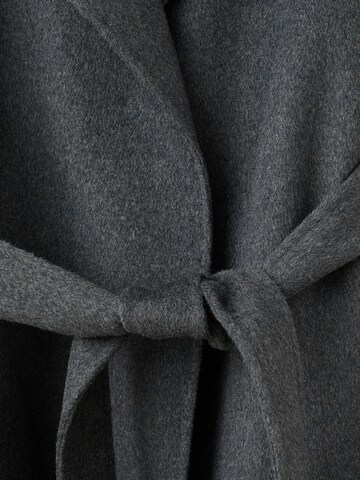 MANGO Mantel 'Batin' in Grau