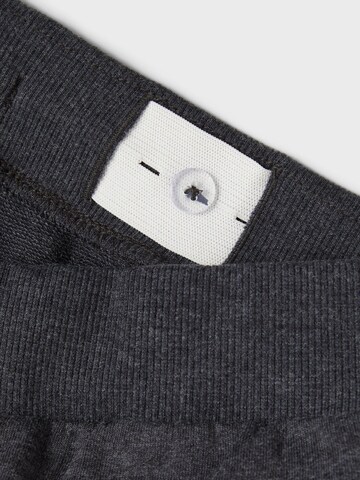 Tapered Pantaloni 'Birge' di NAME IT in grigio