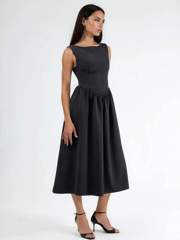 Hiccup Kleid in Schwarz