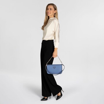 Borsa a spalla 'Noelle' di GUESS in blu