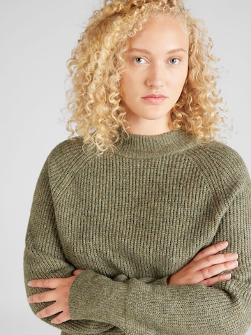 PIECES Curve Sweater 'NATALEE' in Green