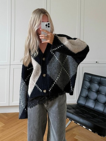 Noella Neuletakki ' N-Laiana Knit Cardigan ' värissä sininen