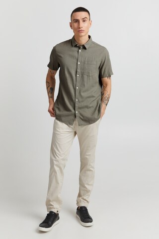 !Solid Regular fit Button Up Shirt in Green