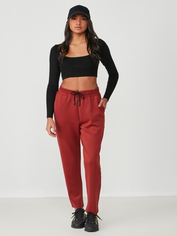 C&City Tapered Trousers in Red: front