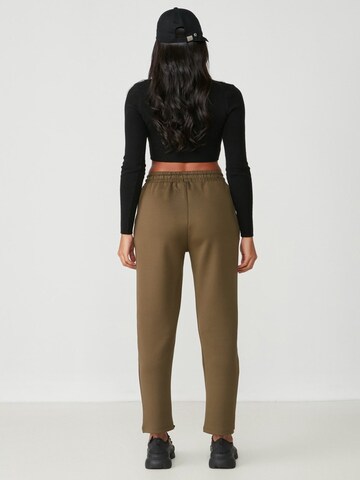 C&City Tapered Trousers in Green