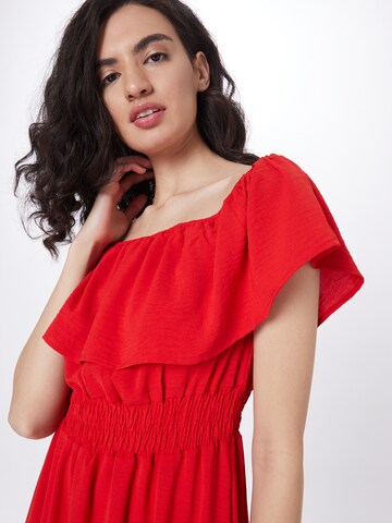 Robe AX Paris en rouge