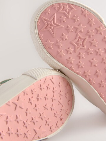 Baskets Next en blanc