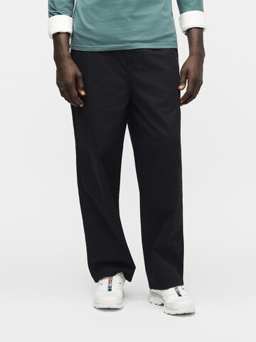 Carhartt WIP Baggy Панталон с набор 'Holden' в черно: отпред