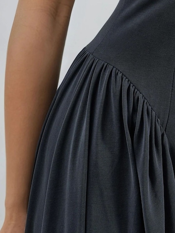 Busem - Vestido de verão em cinzento