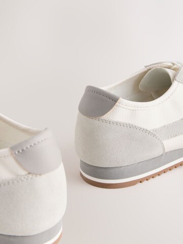 Baskets basses Next en beige