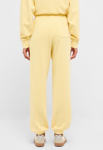 MUSTANG Tapered Pants 'Nucia' in Yellow