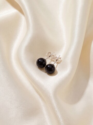 Jobo Earrings in Black