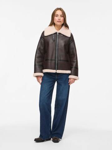 VILA - Chaqueta de invierno 'RISI' en marrón