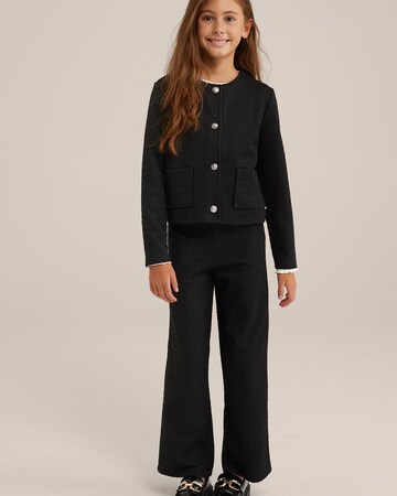 WE Fashion Loose fit Trousers in Black