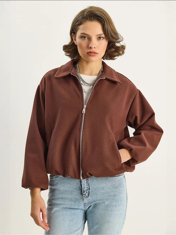 Bianco Lucci Tussenjas in Bruin: voorkant