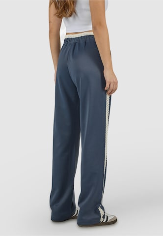 Regular Pantalon 'Tihany' Pegador en bleu