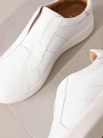 Next - Zapatillas sin cordones en blanco