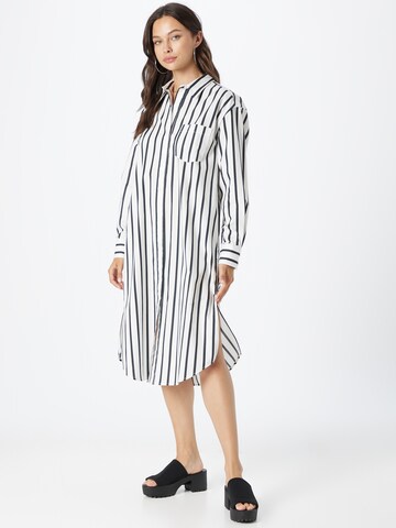 Twist & Tango Shirt Dress 'Poppy' in White: front