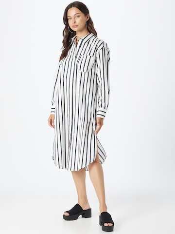 Twist & Tango Shirt Dress 'Poppy' in White: front