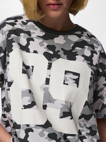 Maglietta 'PCMartine' di PIECES in grigio