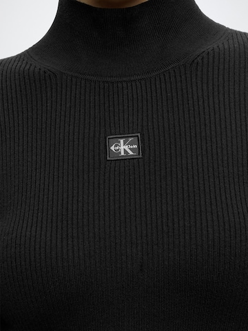Calvin Klein Jeans Neulemekko värissä musta