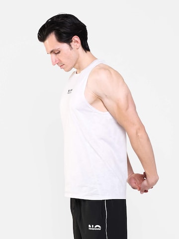 neverover - Camiseta funcional 'AeroKnit' en blanco