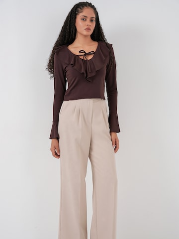 Bigdart Pluus, värv pruun