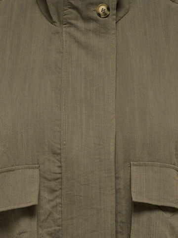 Veste mi-saison 'CARDonna' ONLY Carmakoma en vert