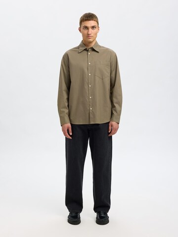 SELECTED HOMME Comfort fit Button Up Shirt in Green