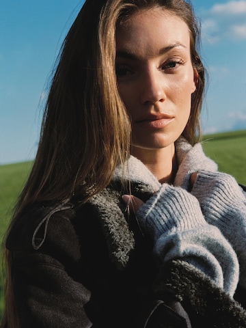 RÆRE by Lorena Rae Свитер в Серый