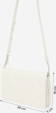 Calvin Klein - Bolso de hombro en beige