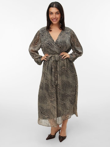 Vero Moda Curve - Vestido en negro