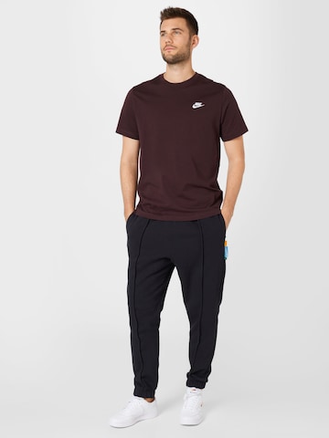 Nike Sportswear Regular Fit T-Shirt 'Club' in Braun