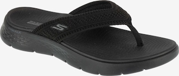 SKECHERS Teenslipper 'Skechers Go Walk Flex Sandal - Holly' in Zwart: voorkant