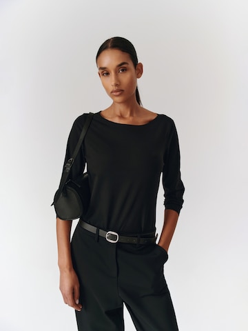 T-shirt 'Mikajanka' TATUUM en noir : devant