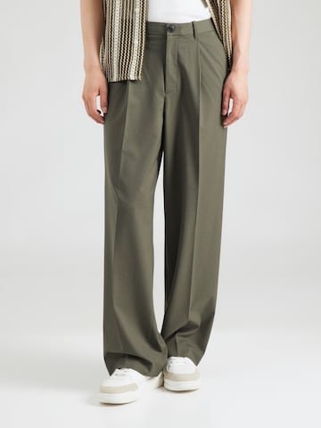 WEEKDAY - Loosefit Calças com pregas 'Uno' em verde: frente