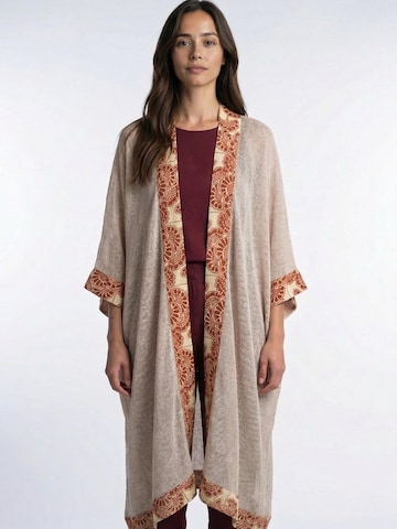 Kimono 'Ethereal Block' di Shop Karey in bianco: frontale