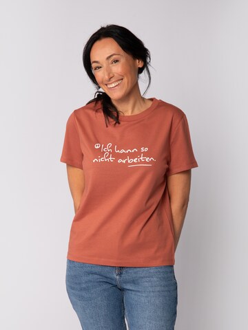 Watapparel T-Shirt in Rot: Vorderseite