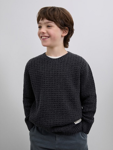 Scalpers Sweater in Grey