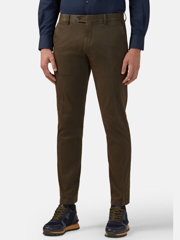 Boggi Milano Regular Trousers with creases in Green: front