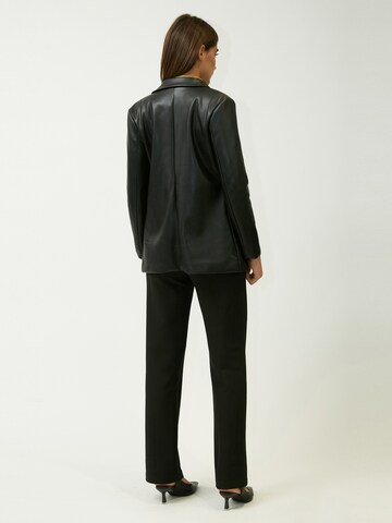 Blazer 'Faux' di Influencer in nero