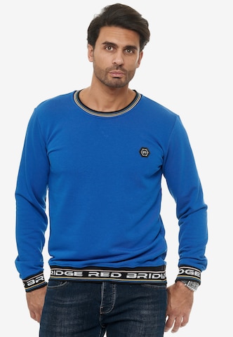 Redbridge Pullover 'Ontario' mit Brandlogo am Bundabschluss in Blau: predná strana