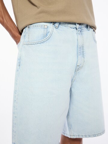 Pull&Bear Loosefit Jeans i blå