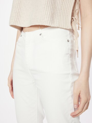 rag & bone Flared Jeans 'KINSELY' i vit