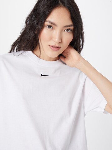 Nike Sportswear T-Shirt 'Essential' in Weiß