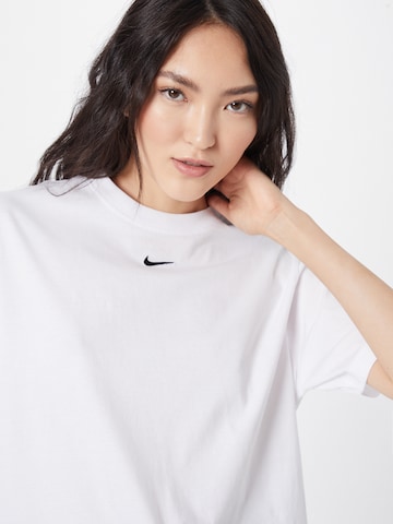 Nike Sportswear Тениска 'Essential' в бяло