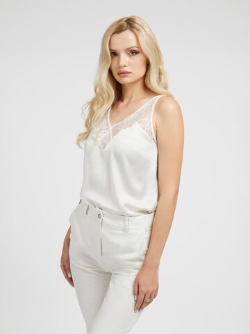 GUESS Top in Weiß: Vorderseite