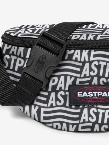 EASTPAK Torba na pasek 'SPRINGER' w kolorze czarny