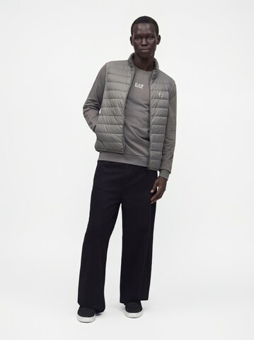 Gilet di EA7 Emporio Armani in grigio